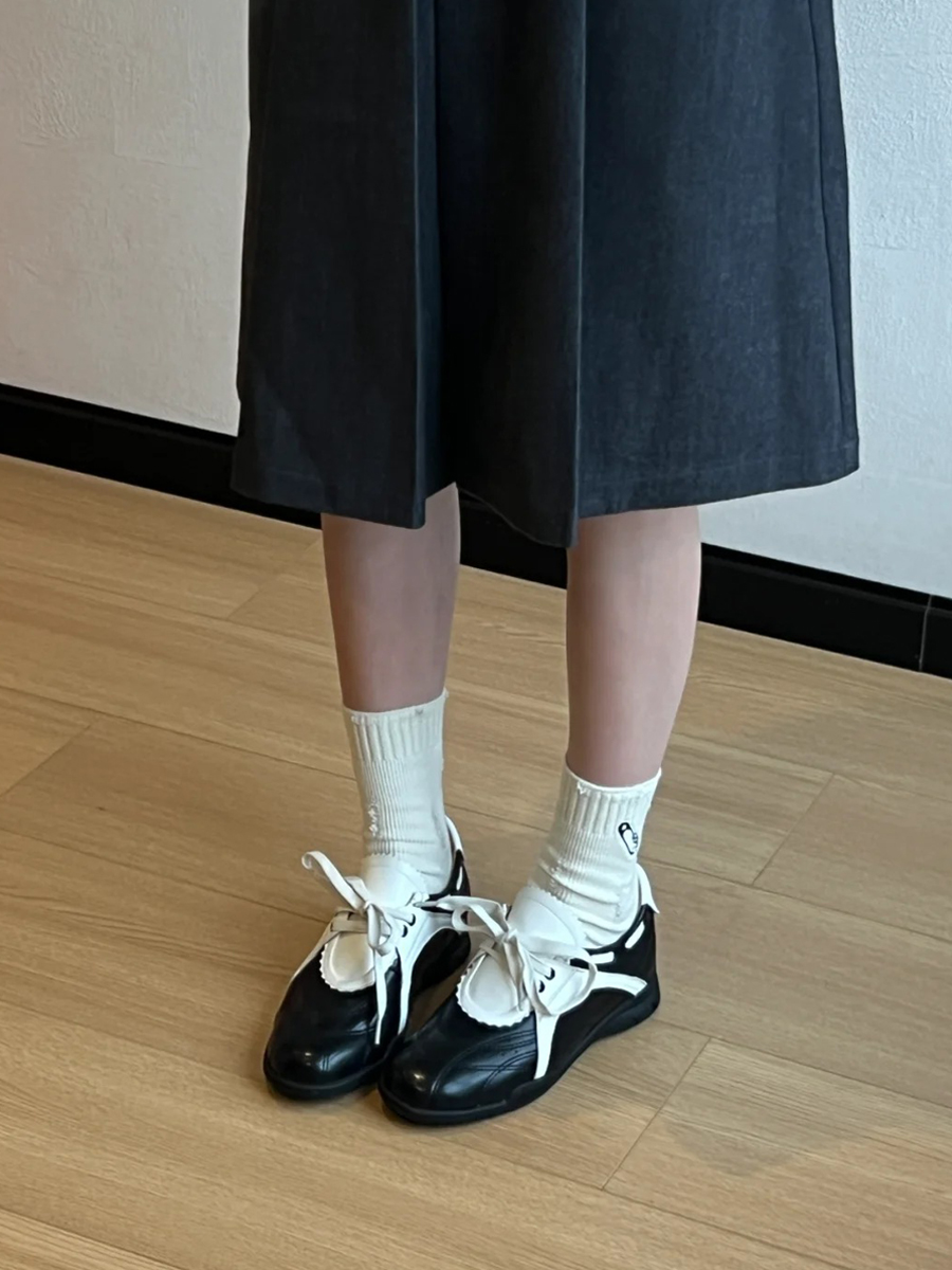 Thick-Soled Sporty Mary Jane Shoes for Women - Color-Blocked Retro Lace-Up Casual Footwear, Round-Toe Comfort Thick-Soled Sporty Mary Jane Shoes for Women - Color-Blocked Retro Lace-Up Casual Footwear, Round-Toe Comfort