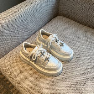 Thick-Soled White Sneakers for Women - 2025 Spring Platform Lace-Up Casual Skate Shoes, Lightweight and Versatile Height-Increasing Style