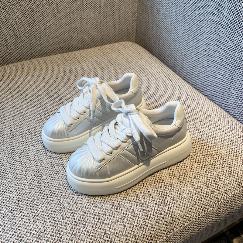 Thick-Soled White Sneakers for Women - 2025 Spring Shell Toe Casual Board Shoes, Versatile Fashionable Bread Shoes
