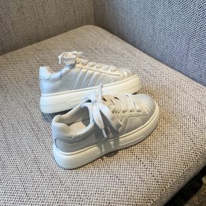 Thick-Soled White Sneakers for Women - 2025 Spring Shell Toe Casual Board Shoes, Versatile Fashionable Bread Shoes