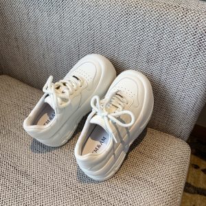 Thick-Soled White Sneakers for Women, 2025 Korean Lace-Up Casual Sports Shoes, Versatile Trendy Board Sneakers