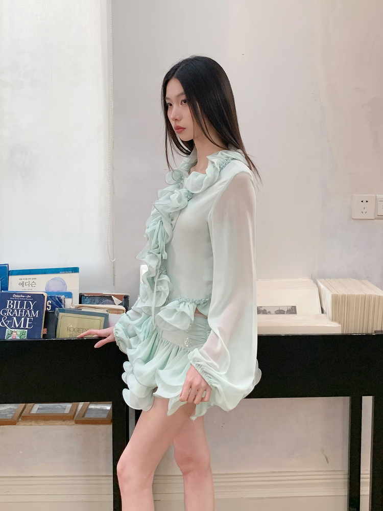 Transparent Chiffon 3D Ruffled Cardigan and Short Skirt Set - Wizard of Oz Inspired Floral Design Transparent Chiffon 3D Ruffled Cardigan and Short Skirt Set - Wizard of Oz Inspired Floral Design