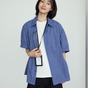 Trendy Blue and White Check Short-Sleeve Shirt for Men and Women - Casual Loose Fit for Daily Commuting, Summer Style