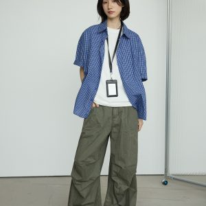 Trendy Blue and White Check Short-Sleeve Shirt for Men and Women - Casual Loose Fit for Daily Commuting, Summer Style