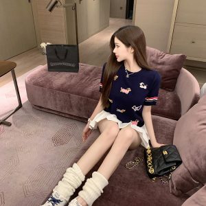 Trendy Casual Knitted Small Dog T-Shirt - Fashionable Pet Apparel for Stylish Dogs