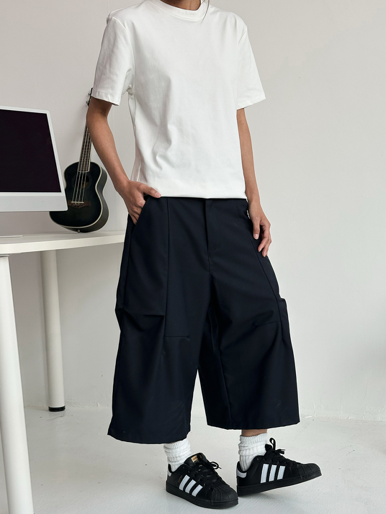 Trendy Deconstructed Pleated Straight-Leg Men's Shorts - Retro Loose Cropped Pants for a 90s Y2K Style Look Trendy Deconstructed Pleated Straight-Leg Men's Shorts - Retro Loose Cropped Pants for a 90s Y2K Style Look