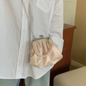 Trendy Girls' Pleated Clip Bag - Niche High-End Chain Handheld & Crossbody Bag - Fashionable Small Bag for 2023