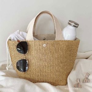 Trendy Handheld Straw Woven Bag for Women - 2023 Retro Beach Vacation Style, Perfect for Summer Outings and Instagram Looks