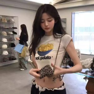 Trendy Korean Style Potato Chip Print Cropped Slim Fit Short Sleeve T-Shirt for Women - Fun and Comfortable Fashion