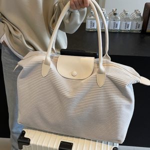 Trendy Large Capacity Commuter Travel Bag for Women - Lightweight Versatile Shoulder Bag for Travel and Maternity 2025