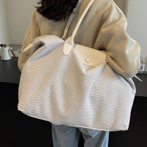 Trendy Large Capacity Commuter Travel Bag for Women - Lightweight Versatile Shoulder Bag for Travel and Maternity 2025