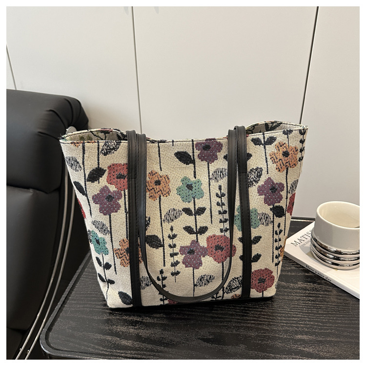 Trendy Large Capacity Tote Bag for Women, Korean Style Shoulder Bag, Versatile High-End Commuting Bag for Summer 2025