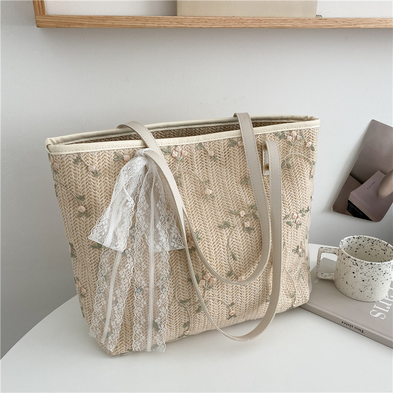 Trendy Large Capacity Women's Straw Beach Bag - Versatile Summer 2025 Shoulder Bag for Fashionable Outings