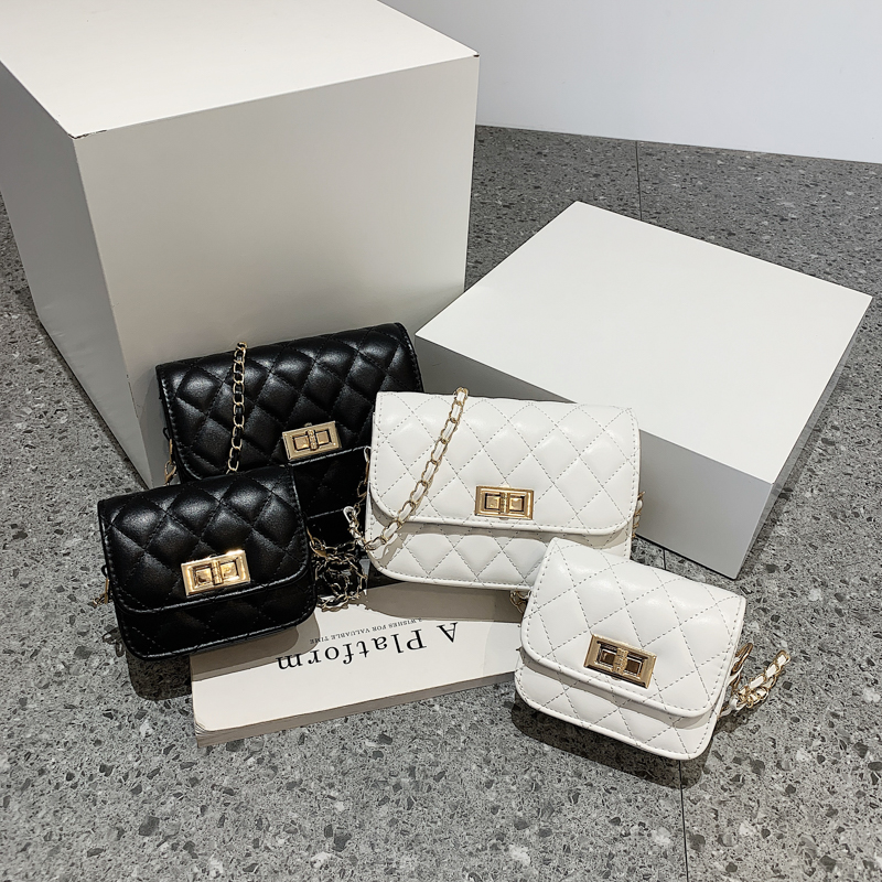 Trendy Mini Chain Crossbody Bag for Women - Versatile Small Square Shoulder Bag for Summer 2025 Fashion