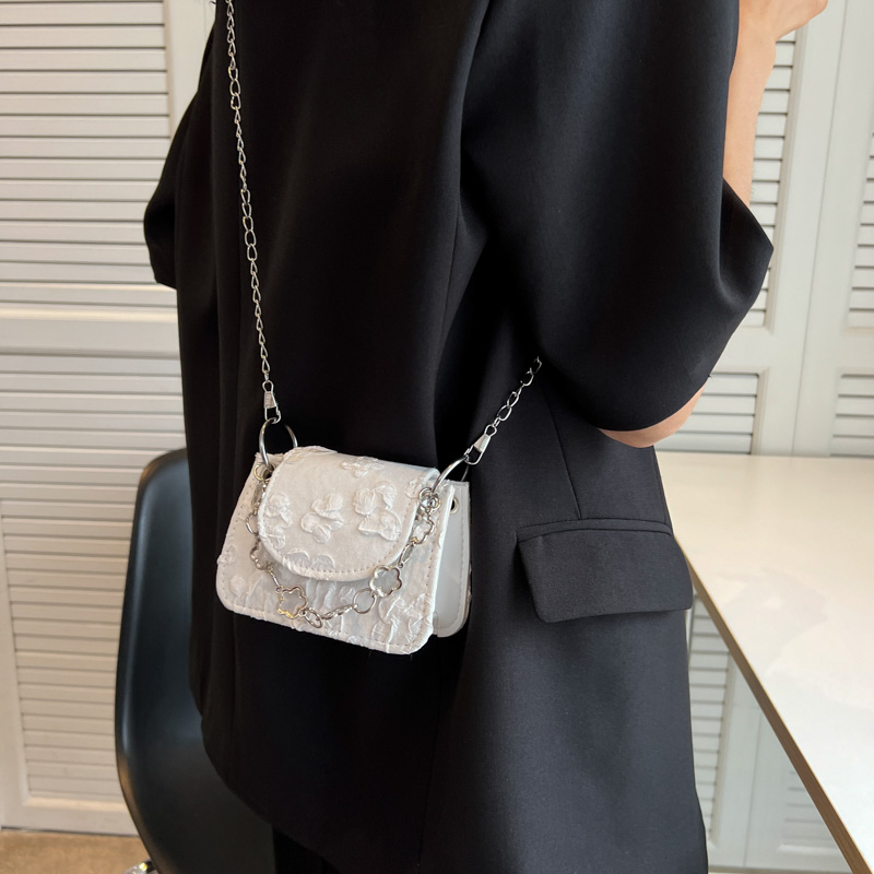 Trendy Mini Handbag for Women - Summer 2025 Internet Celebrity Chain Bag, Niche Design Shoulder Crossbody Bag Trendy Mini Handbag for Women - Summer 2025 Internet Celebrity Chain Bag, Niche Design Shoulder Crossbody Bag