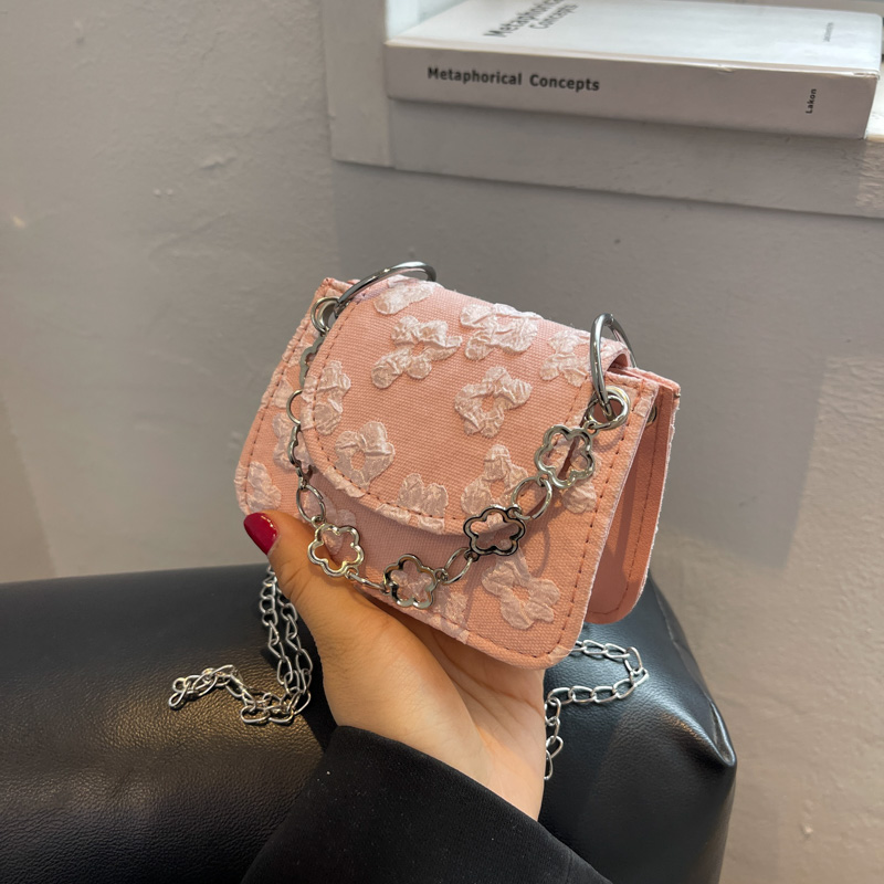 Trendy Mini Handbag for Women - Summer 2025 Internet Celebrity Chain Bag, Niche Design Shoulder Crossbody Bag Trendy Mini Handbag for Women - Summer 2025 Internet Celebrity Chain Bag, Niche Design Shoulder Crossbody Bag