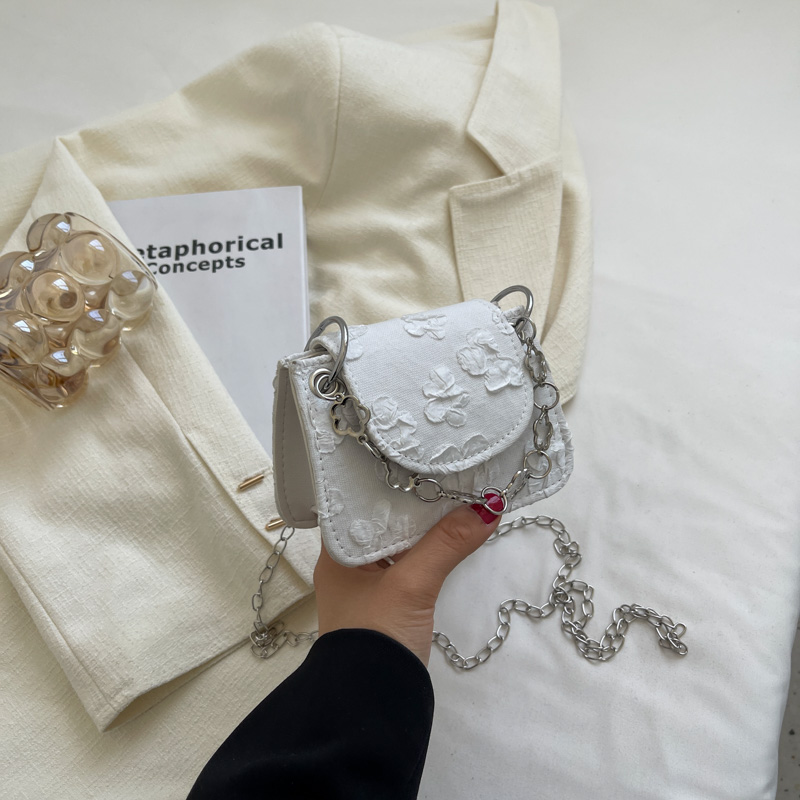 Trendy Mini Handbag for Women - Summer 2025 Internet Celebrity Chain Bag, Niche Design Shoulder Crossbody Bag Trendy Mini Handbag for Women - Summer 2025 Internet Celebrity Chain Bag, Niche Design Shoulder Crossbody Bag