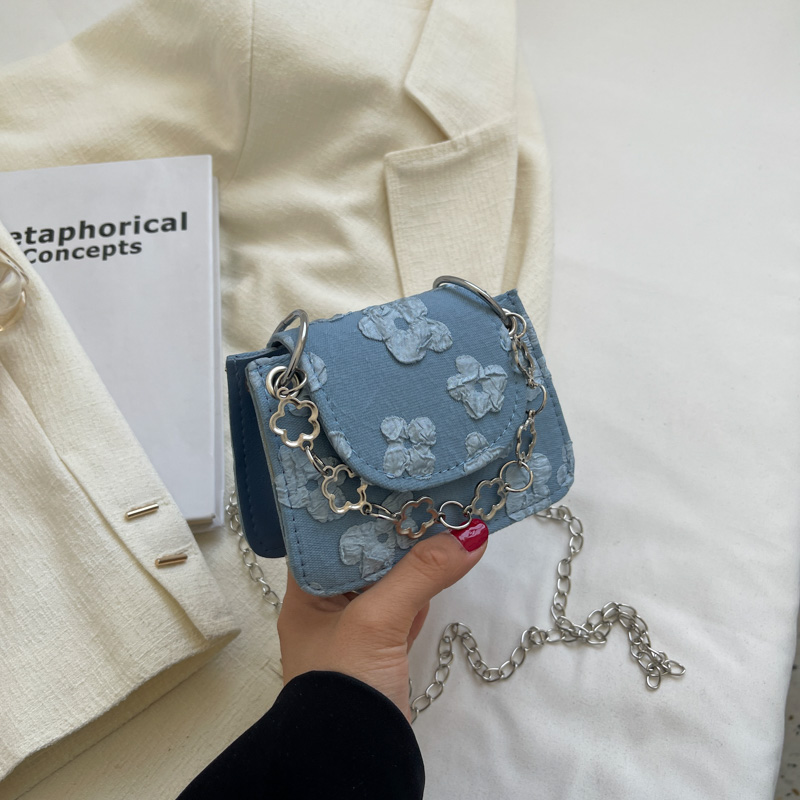 Trendy Mini Handbag for Women - Summer 2025 Internet Celebrity Chain Bag, Niche Design Shoulder Crossbody Bag Trendy Mini Handbag for Women - Summer 2025 Internet Celebrity Chain Bag, Niche Design Shoulder Crossbody Bag