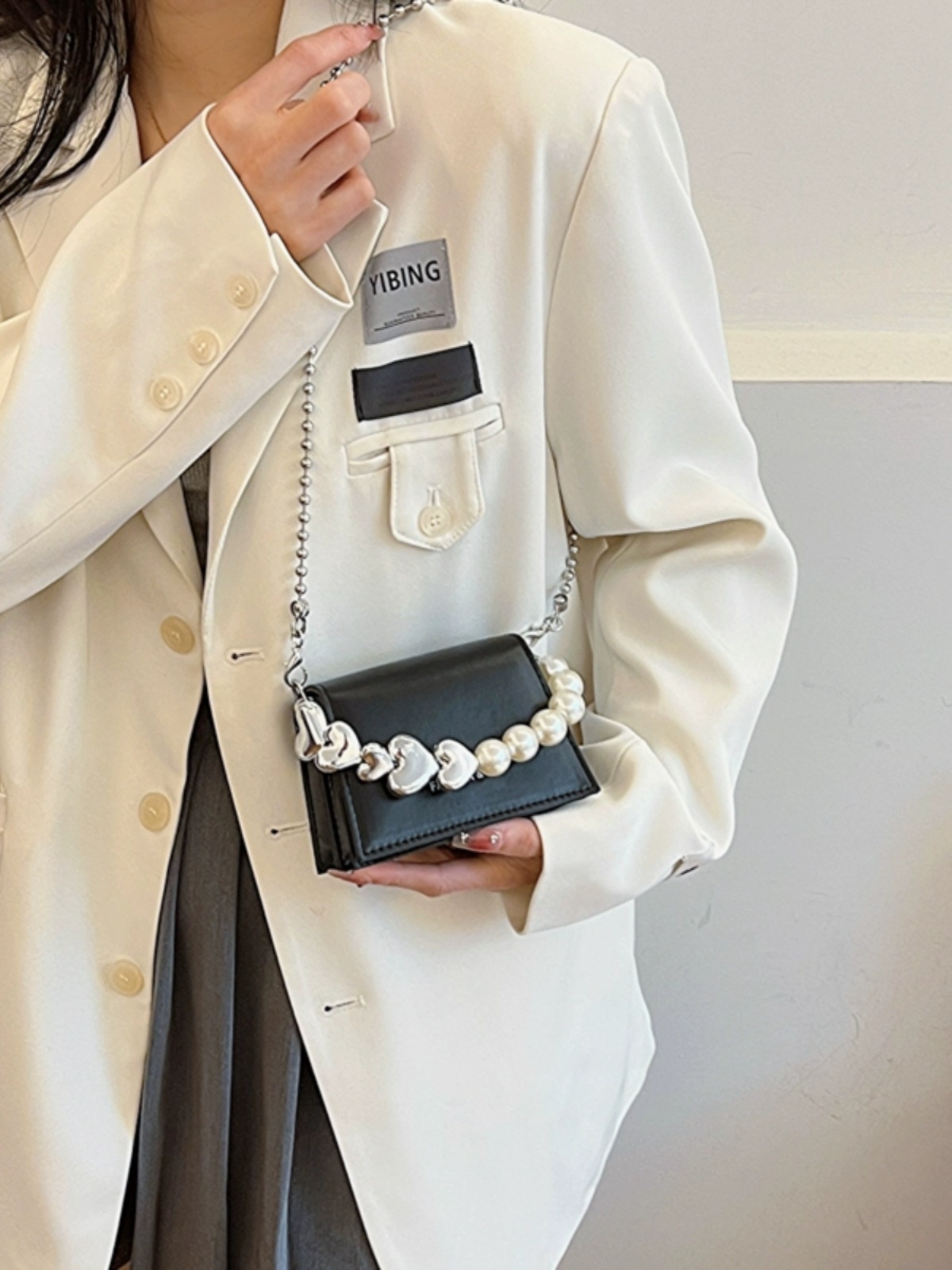 Trendy Mini Pearl Chain Crossbody Bag for Women - Stylish Versatile 2025 Summer Shoulder Small Square Bag Trendy Mini Pearl Chain Crossbody Bag for Women - Stylish Versatile 2025 Summer Shoulder Small Square Bag