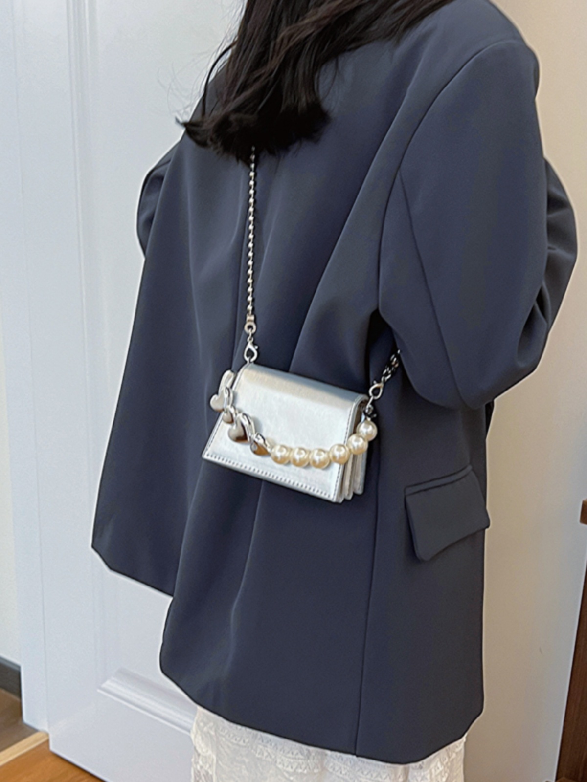 Trendy Mini Pearl Chain Crossbody Bag for Women - Stylish Versatile 2025 Summer Shoulder Small Square Bag Trendy Mini Pearl Chain Crossbody Bag for Women - Stylish Versatile 2025 Summer Shoulder Small Square Bag