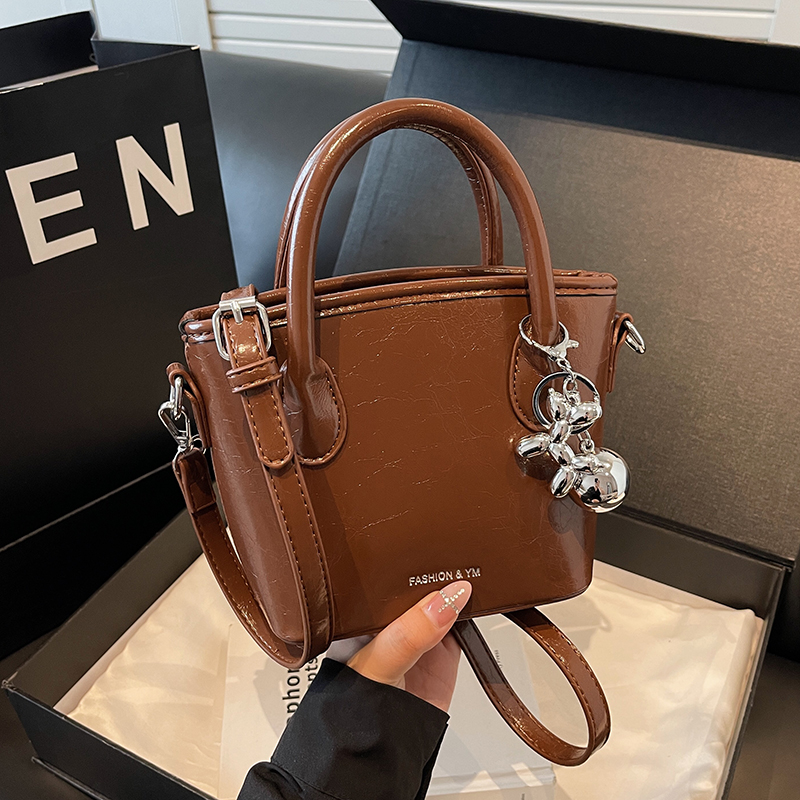 Trendy Minimalist Bucket Bag - High-End Casual Tote & Versatile Crossbody Bag for 2025 Fashionistas