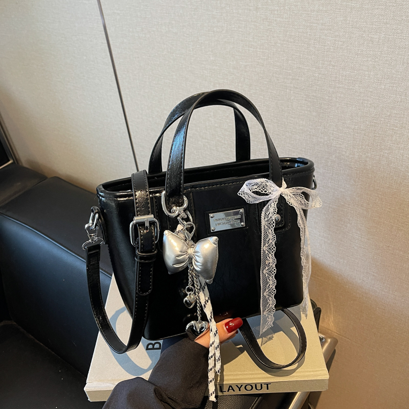 Trendy Minimalist Women's Bucket Tote Bag - Stylish High-End Crossbody Handbag for 2025 Fashion