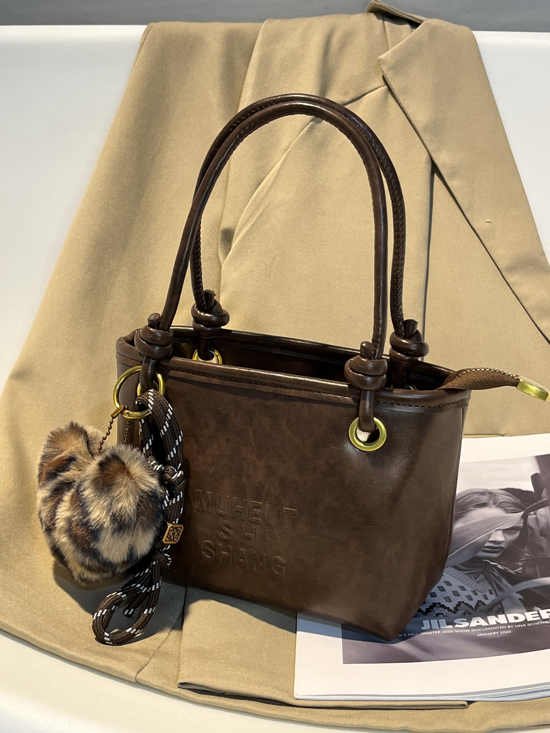 Trendy Retro Heart-Shaped Bucket Tote Bag 2025 - Stylish Women's Shoulder & Crossbody Bag Trendy Retro Heart-Shaped Bucket Tote Bag 2025 - Stylish Women's Shoulder & Crossbody Bag