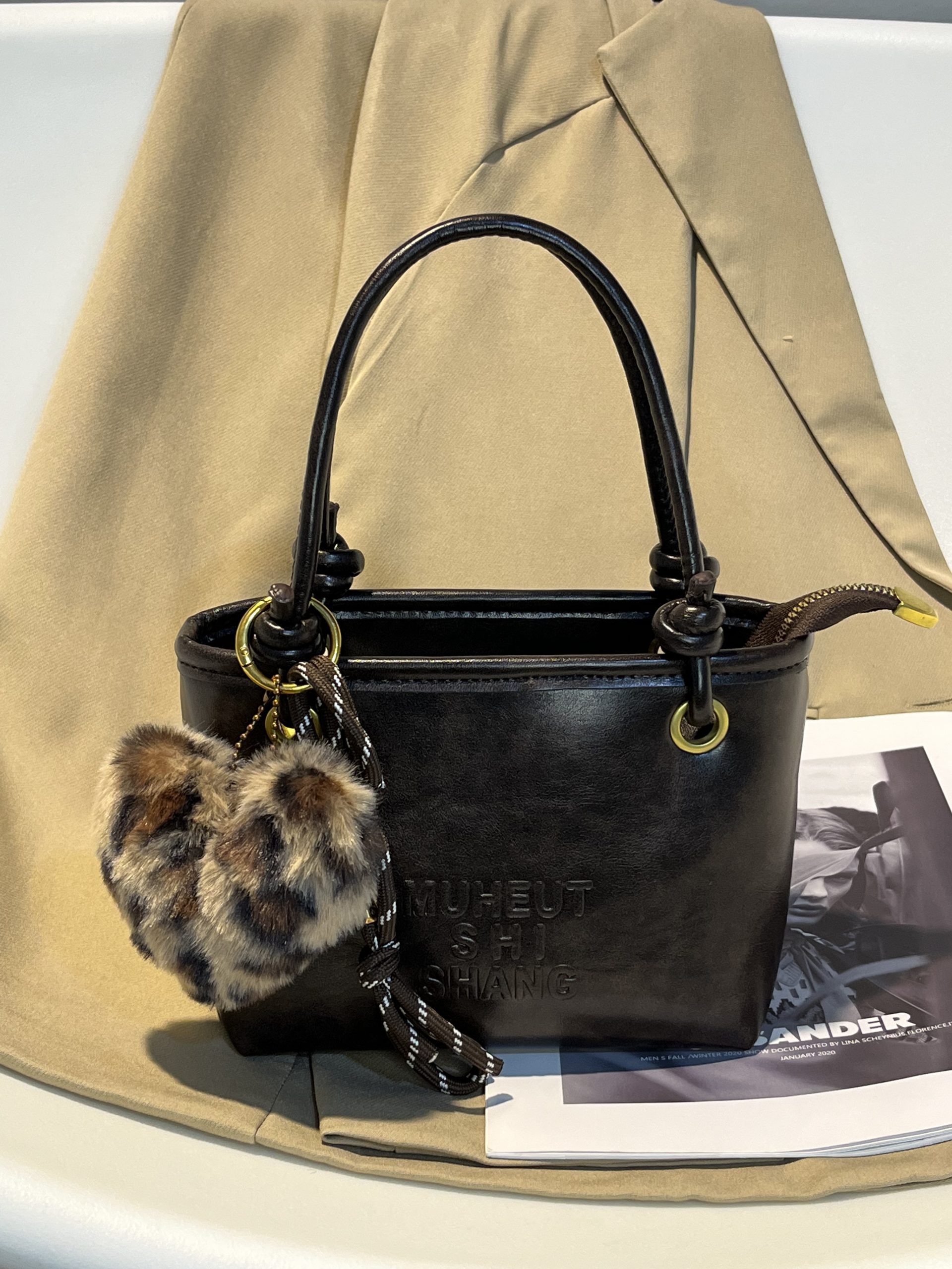 Trendy Retro Heart-Shaped Bucket Tote Bag 2025 - Stylish Women's Shoulder & Crossbody Bag Trendy Retro Heart-Shaped Bucket Tote Bag 2025 - Stylish Women's Shoulder & Crossbody Bag