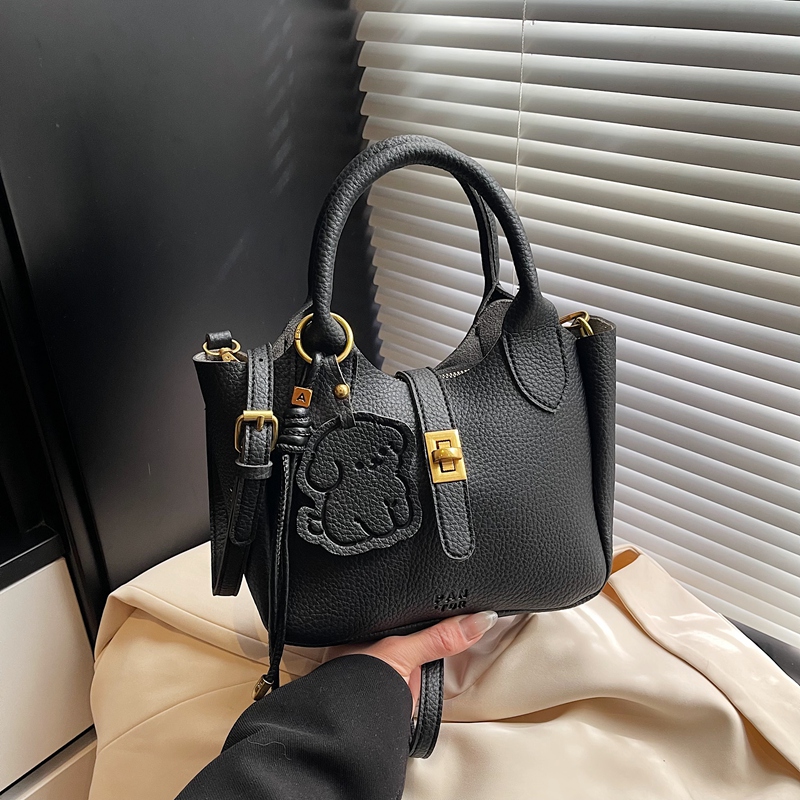 Trendy Vegetable Basket Handbag for Women - Versatile Shoulder Crossbody Bag, Chic Niche Bucket Bag for 2025 Fashion