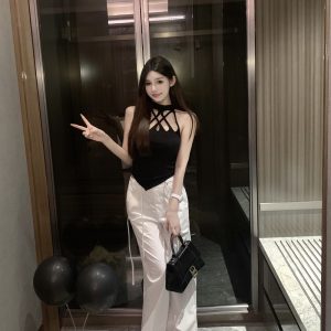 Trendy White Cargo Pants for Women - Low Waist Slim Fit Wide-Leg Design, Perfect for 90s and Y2K Inspired Looks