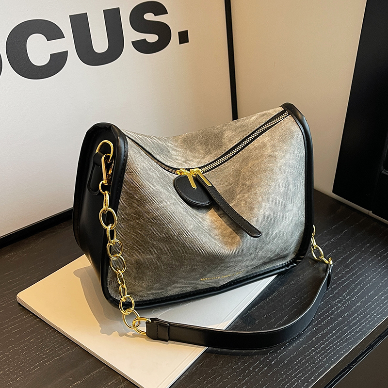 Trendy Women's Backpack 2025 - High-End Versatile Travel Bag for Commuters, Fashion-Forward Design