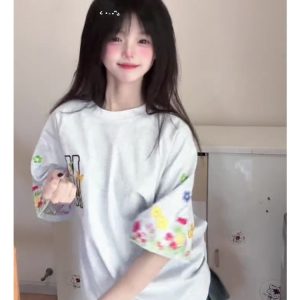 Trendy Women's Embroidered Floral Short Sleeve T-Shirt - Stylish Raglan Top for Summer 2025, Unique American Design