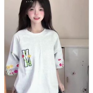 Trendy Women's Embroidered Floral Short Sleeve T-Shirt - Stylish Raglan Top for Summer 2025, Unique American Design