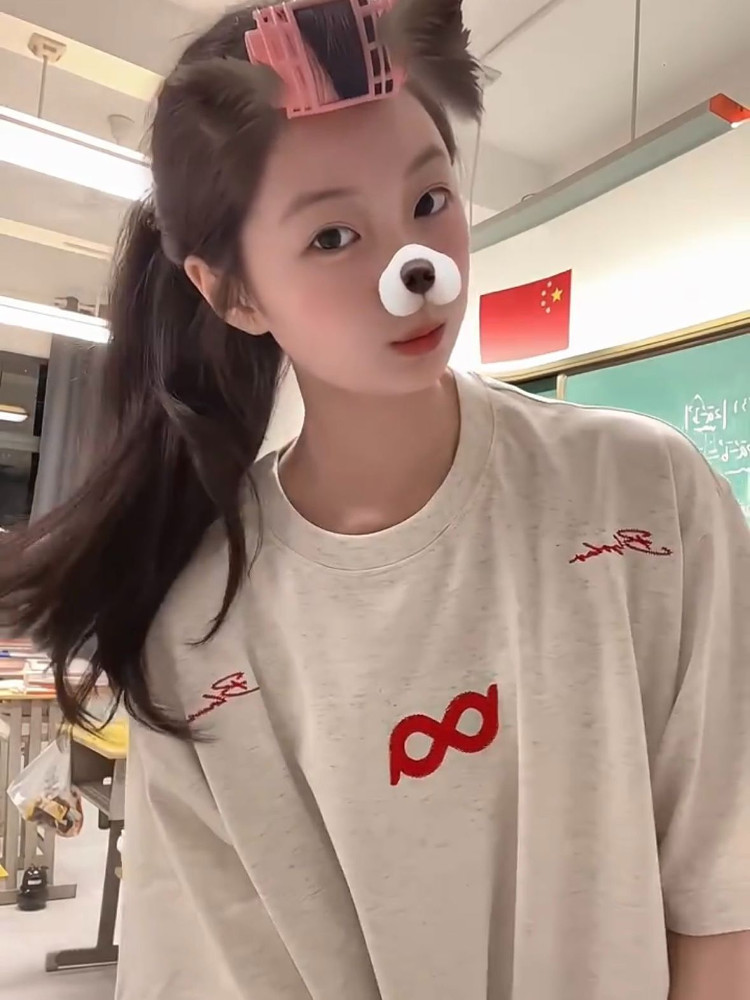 Trendy Women's High Street Embroidered Letter Short Sleeve T-Shirt in White and Gray - Heavyweight American Style Top Trendy Women's High Street Embroidered Letter Short Sleeve T-Shirt in White and Gray - Heavyweight American Style Top