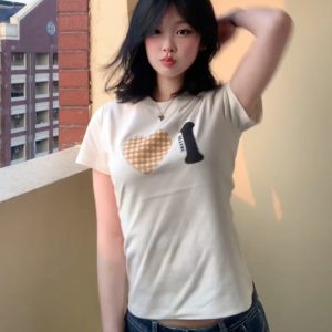 Trendy Women's Summer Short Sleeve Plaid Heart Print T-Shirt - Slim Fit Round Neck Top for a Chic American Style Look