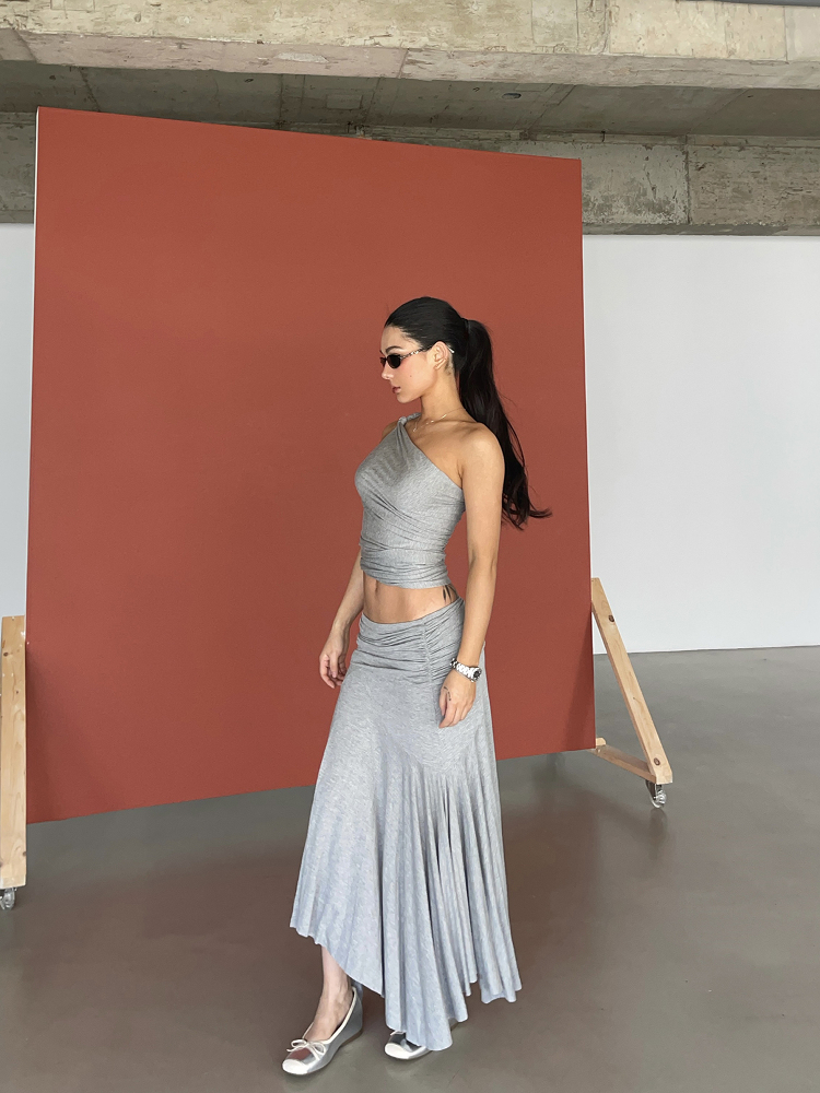 Twisted Tank Top with Built-In Fan Effect and Flowing Skirt - Gray-Scale Fashionable Aesthetics, Y2K Style Twisted Tank Top with Built-In Fan Effect and Flowing Skirt - Gray-Scale Fashionable Aesthetics, Y2K Style