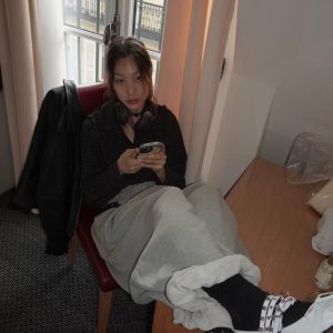 Unique Mud Dyed Spray Color Hoodie Set - Versatile Gray Hoodie with Multiple Styling Options for Trendy Looks