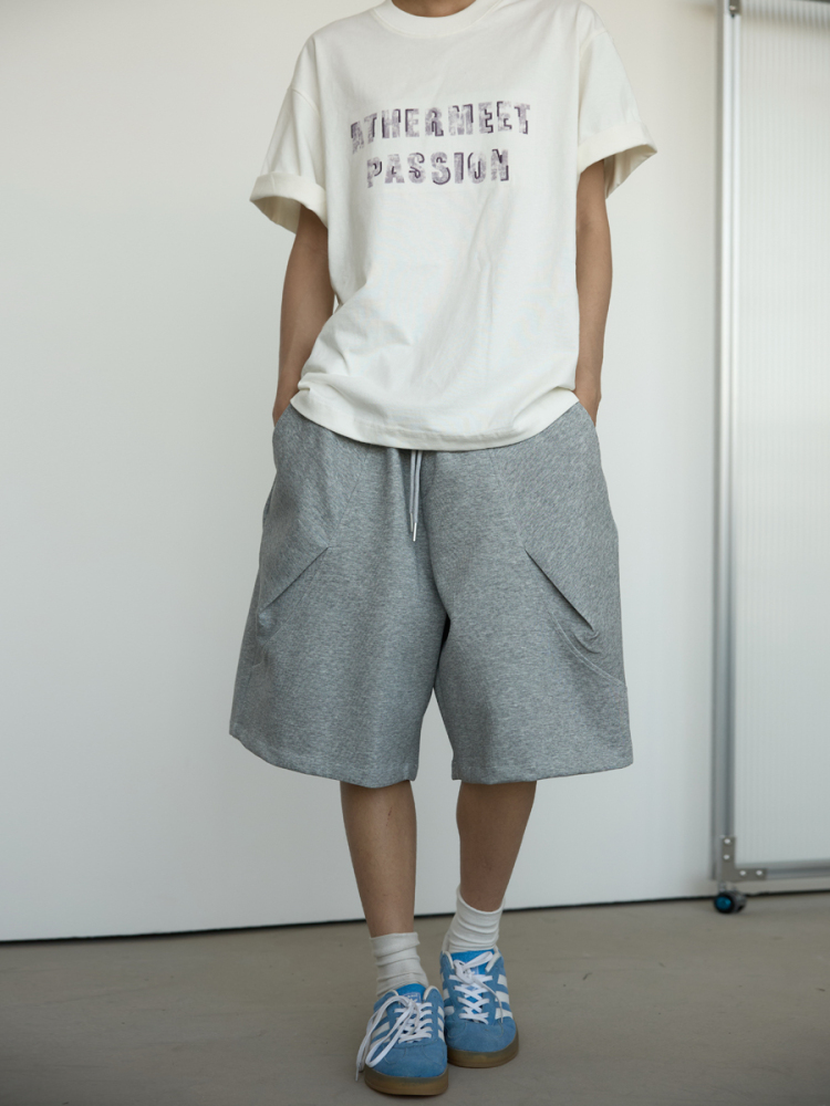 Unisex Loose-Fitting Deconstructed Pleated Shorts with Large Pockets - 2025 Fashion Trend, Five-Point Length Unisex Loose-Fitting Deconstructed Pleated Shorts with Large Pockets - 2025 Fashion Trend, Five-Point Length