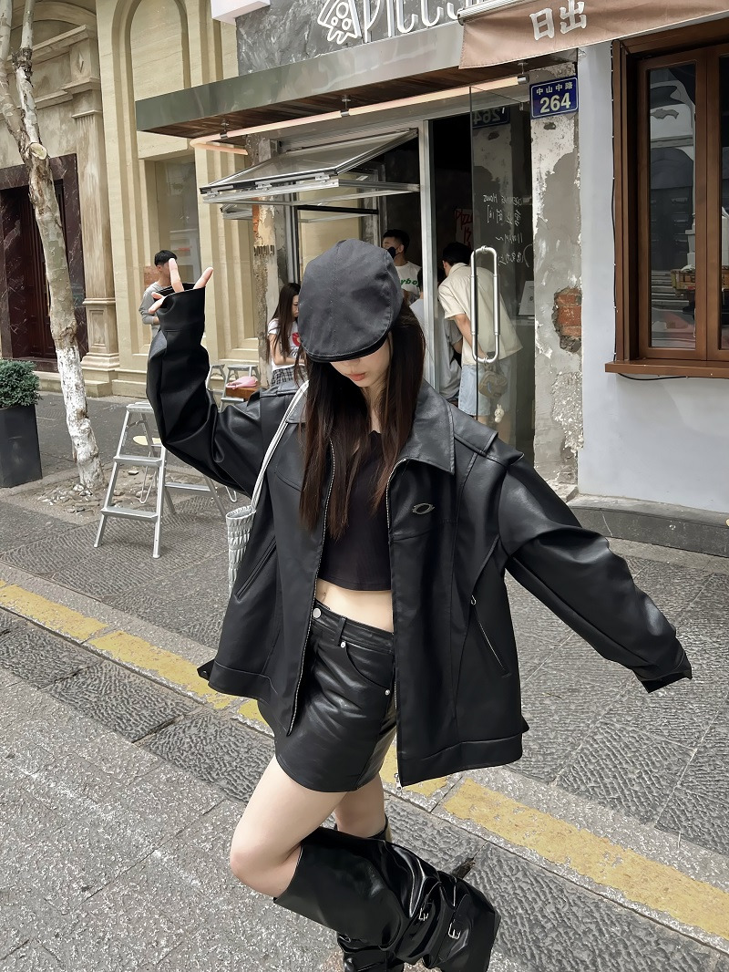 Unisex Oversized Relaxed Fit Black Leather Motorcycle Jacket - Vintage American Style Unisex Oversized Relaxed Fit Black Leather Motorcycle Jacket - Vintage American Style