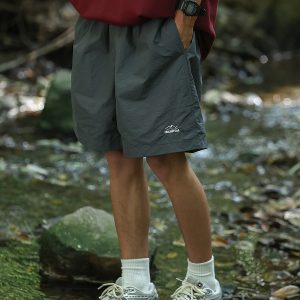 Unisex Quick-Dry Solid Color Sports Shorts - Lightweight Breathable Casual Beach Five-Point Pants for Summer Outdoor Activities