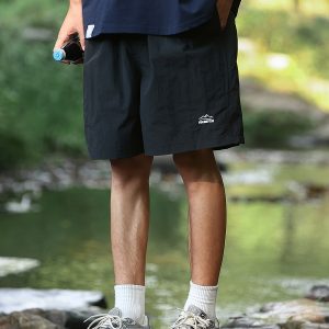 Unisex Quick-Dry Solid Color Sports Shorts - Lightweight Breathable Casual Beach Five-Point Pants for Summer Outdoor Activities