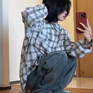 Unisex Relaxed Fit Plaid Short Sleeve Shirt - Casual Long Sleeve Half Sleeve Top for Effortless Style