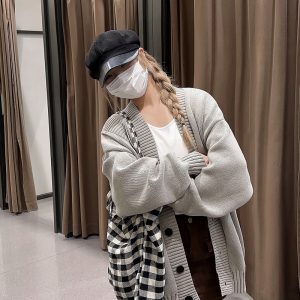 Unisex Retro Minimalist V-Neck Sweater Cardigan - Loose Fit Trendy Knitted Jacket for Early Spring Style