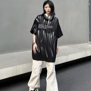 Unisex Street Graffiti Short Sleeve T-Shirt - Trendy Loose Fit Summer Tee for Couples, Urban Style, Niche Design