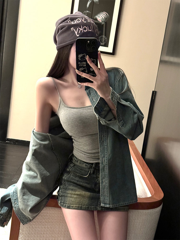 Universal Lift Cup Camisole for Women - Fitted Basic Top with Chest Pads, Versatile Essential for Everyday Style Universal Lift Cup Camisole for Women - Fitted Basic Top with Chest Pads, Versatile Essential for Everyday Style