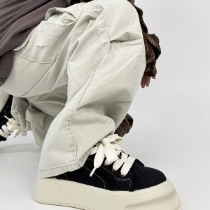 Unusual Horseshoe Canvas Shoes for Couples - Black and White Thick-Soled Sneakers, Cute Big Head Design, Trendy National Style