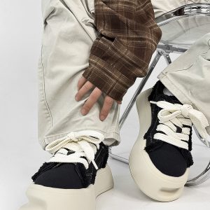 Unusual Horseshoe Canvas Shoes for Couples - Black and White Thick-Soled Sneakers, Cute Big Head Design, Trendy National Style