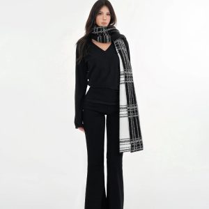 V-Neck Batwing Sleeve Knitted Wool Top - Cozy, Chic, Perfect for Layering, Fall Fashion Essential