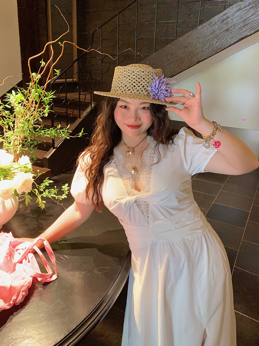 V-neck Lace Spliced Slit Dress for Women - Summer 2025 Unique Waist-Cinching Design, Trendy and Stylish V-neck Lace Spliced Slit Dress for Women - Summer 2025 Unique Waist-Cinching Design, Trendy and Stylish