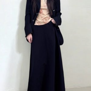 Versatile Black Floor-Length A-Line Skirt for Spring and Summer, Casual Sports Leisure Style, Perfect for Everyday Wear